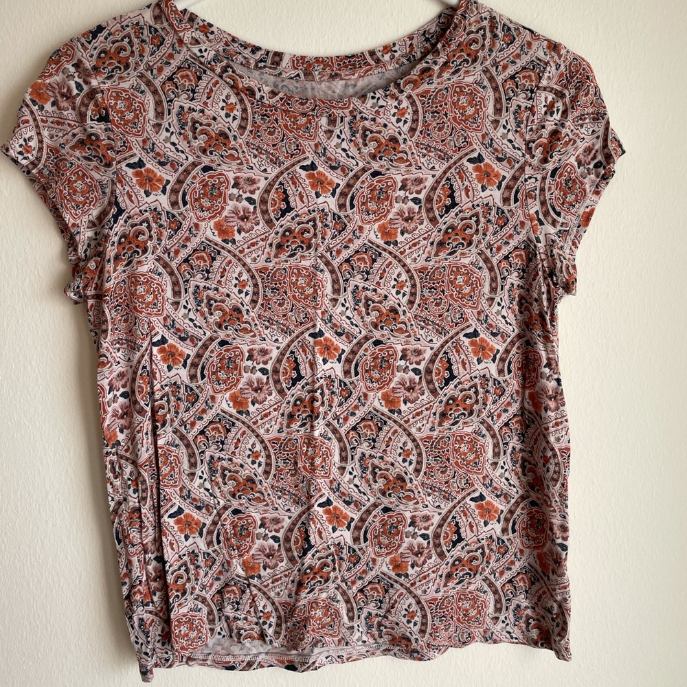 American eagle patterned tshirt size small